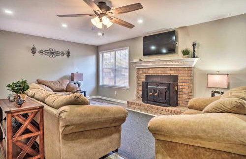 Moncks Corner Home with Yard Near Lake Moultrie - Foto 5