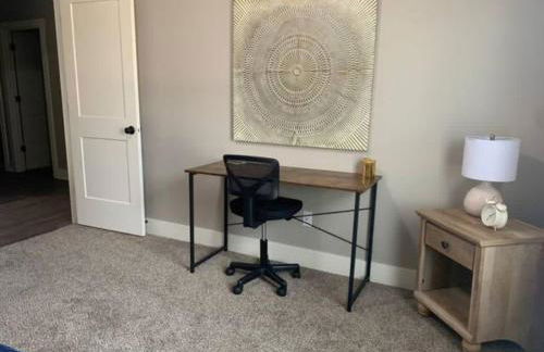 2 Bedroom Condo with Office - Photo 5