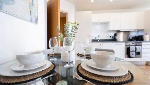 1BR River Retreat - Sleeps 4 - Parking - Foto 3