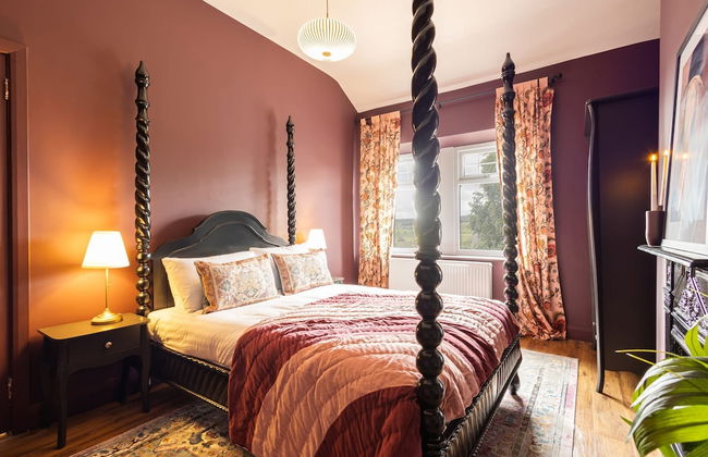 Host Stay Bankfoot Cottage - Photo 3