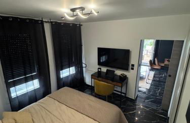 Garden Suite Toulouse - Photo 37