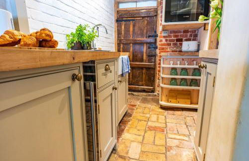 Cosy & charming medieval 'Bumble Cottage' - Foto 10