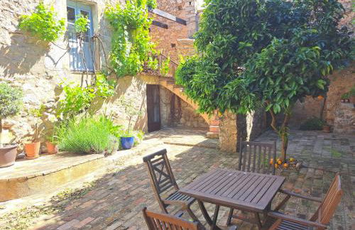 Casa Histórica con Piscina en la Costa Brava - Foto 8