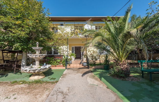 Apartments and Rooms Dragica - Photo 1