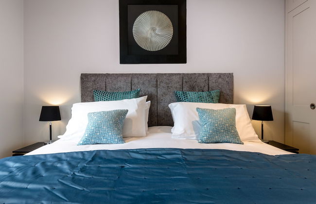 Bath Circle - Photo 10