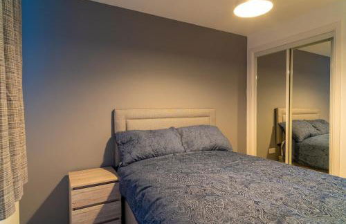 Two Bedroom En-Suite Modern Apartment Urquhart Road , Beach Area -Free Parking - Photo 14