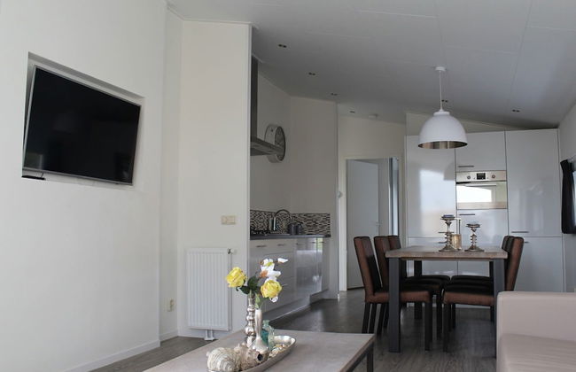 Charming Retreat for Your Escape - Photo 9