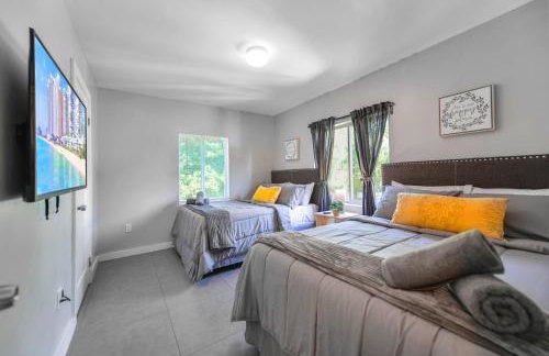 Comfy & Spacious Duplex w Top Amenities! - Foto 2