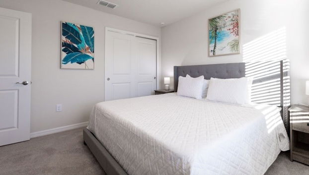 Spacious 10 Bed Pool Home With Game Room- 10 Bedroom Home by RedAwning - Foto 4, Habitación