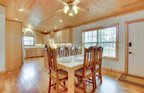 Norfork Lake Access Cabin with Deck and Water View! - Foto 8