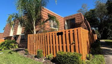 Bright 2BR Poolside Retreat Downtown Fort Myers - Foto 1