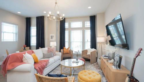 Roof Deck Grill VIEWS 2 Miles from Broadway - Foto 1