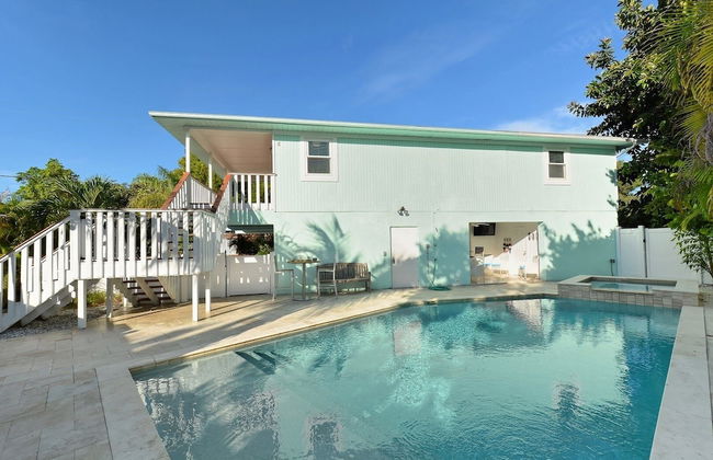 Tarpon Pointe 2 Bedroom Home by RedAwning - Photo 15