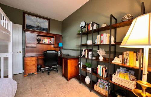 13-Acre Private Estate, Private Lake, Private Golf Range, Private Forest & Hiking Trails - Foto 54