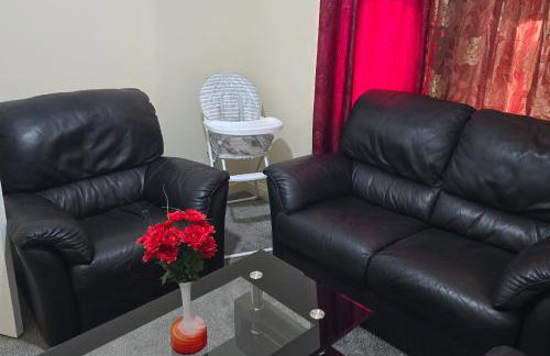 House - Sleeps 8 - Garden - Short Walk to Station - Foto 4