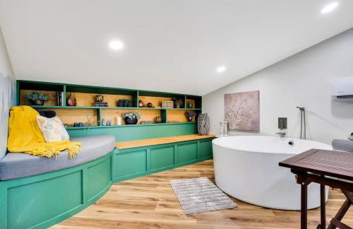 The Evergreen Treehouse with Winter Views - Foto 2