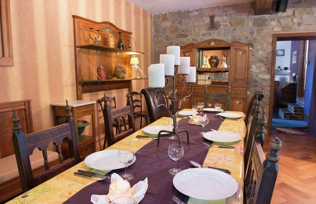 Desnie Farmhouse With Pool - Photo 32