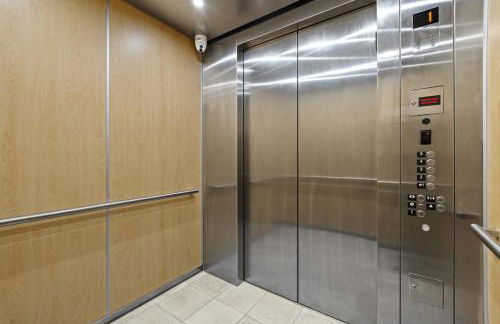 Trendy 1BR w 10ft Ceilings FREE Parking Pet Friendly - Foto 41