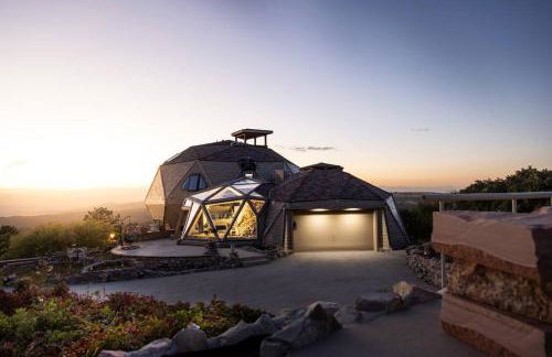 The KingDome - A Unique, Royal Experience with Hot Tub, Rooftop and Views - Foto 1