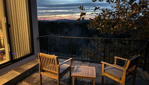 Upscale Modern Hill Country Home! Has it ALL! - Foto 4