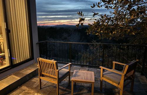 Upscale Modern Hill Country Home! Has it ALL! - Foto 4