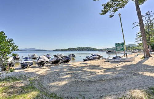 Lake Getaway Walk Across Street to Private Beach! - Foto 16