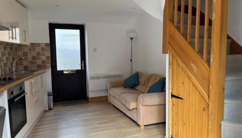 Clock Tower Cottage - Photo 3