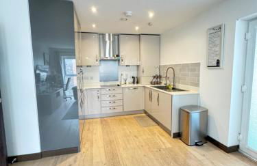 Luxury Apartment in Dartford - Photo 10