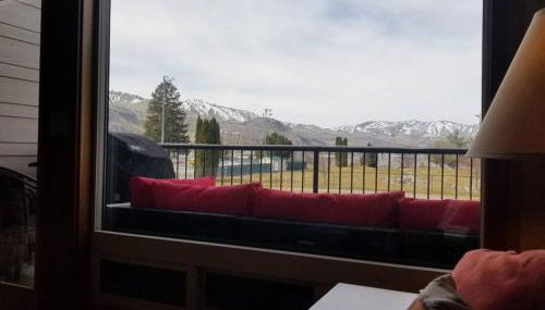 Lake Chelan View Condo in Downtown near Beach! - Foto 4