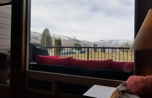 Lake Chelan View Condo in Downtown near Beach! - Foto 4