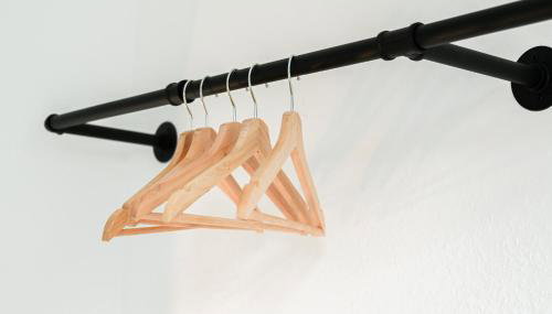 50qm Apartment in Krefeld zentral gelegen mit hohen Decken - BEUYS Apartments - Krefeld - Foto 5, wardrobe