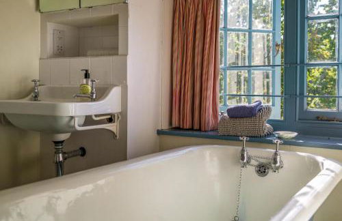 Bay House - Photo 30