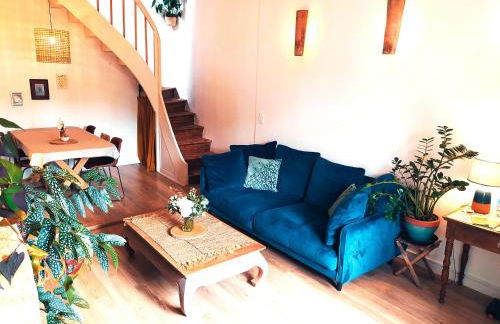 Les Nids de la Tour - Maison de charme au centre - Spa privé - Vue unique - Foto 1