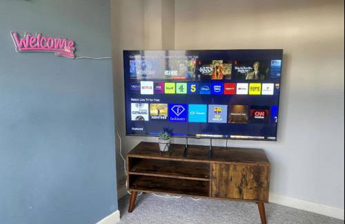 Balmoral House - Holiday Home - Photo 13