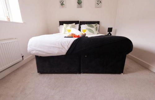 Spacious 4BR House with 2 Bathrooms and 1 WC ideal for Families, Professionals and Relocators near NEC, BHX, HS2 and JLR with Travel Cot, Pets Allowed and Free Parking - The Home Makers Hub - Foto 12