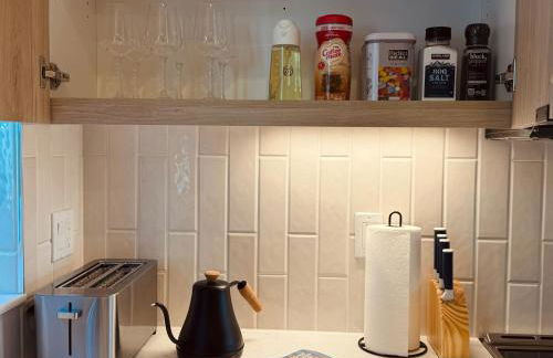 Luxe & Bright Gem - Prime Location, Roof Deck, View - Foto 12