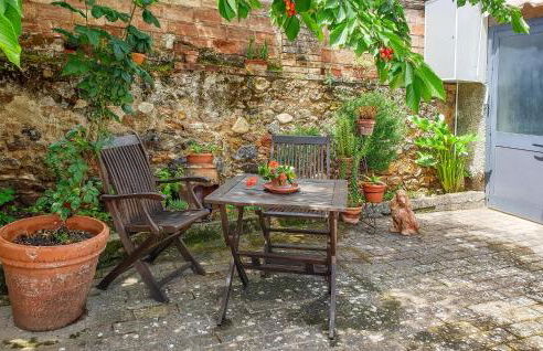 Pet Friendly Apartment In Rosia With Kitchen - Foto 9