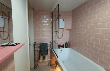 The Flat with the Pink Door - Foto 9