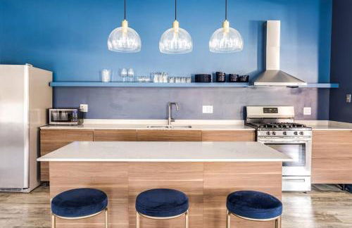 Beautifully Remodeled Second Floor Flat in River North with Private Rooftop - 2S - Foto 1