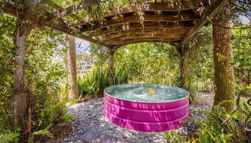 Waterfront Home Just Minutes To Beach - Foto 2, Garden, Garden view