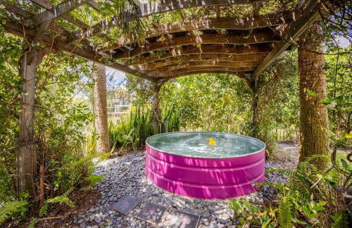 Waterfront Home Just Minutes To Beach - Photo 2