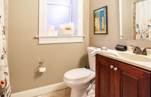 Lovely 4BR Shaw Family Home Garage ABODEbucks - Photo 34