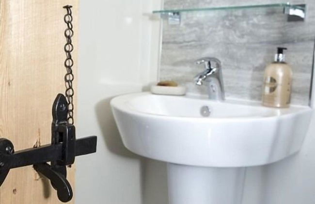 Linton Court Coach House - Photo 19