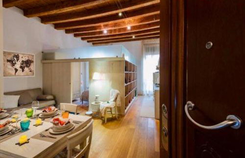 DENEB19 Luminoso con Balcone Vista Città - Photo 4