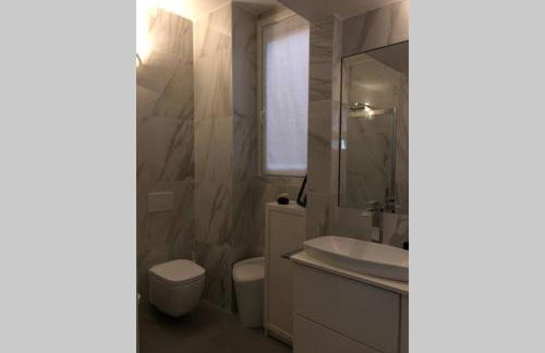 Casa Alberto da Giussano, elegante bilocale in centro con balcone sul parco - Foto 23