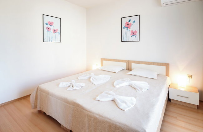 New Line Village Apartments, up to 4 Guests - Foto 5
