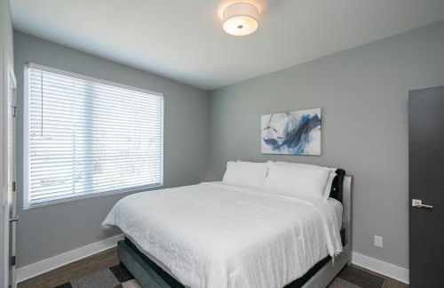 Luxury Townhome Skyline Views Mins To DT - Foto 51