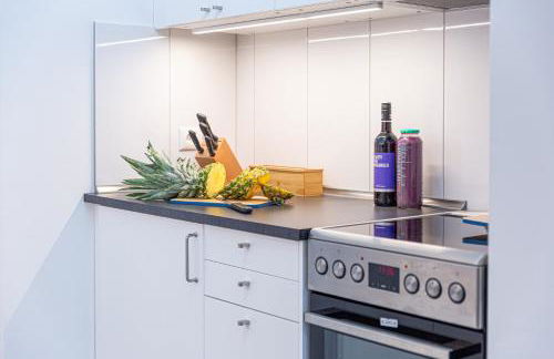 have-a-nice-Stay - Souterrain, Kino an der Natur, U-Bahn nach Hamburg 400m - Bäcker & Restaurants 500m - Lidl 800m - Zentrum 1,5km - Foto 16