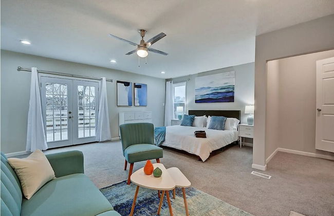 Spacious 6BR/3BA House w/ Parking! Sleeps 20! - Foto 11