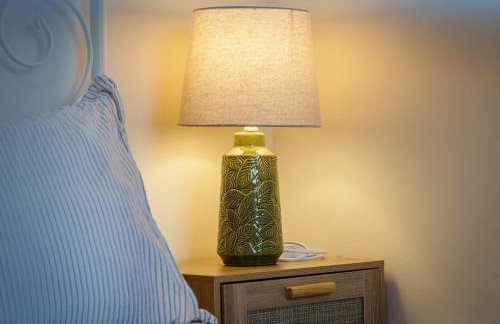 2BR Apartment with Parking Near Southside and Queens Park - Foto 8